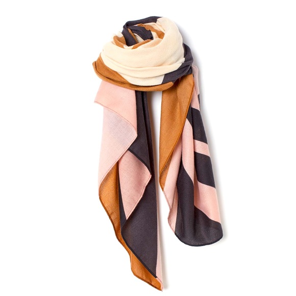 Patterned scarf